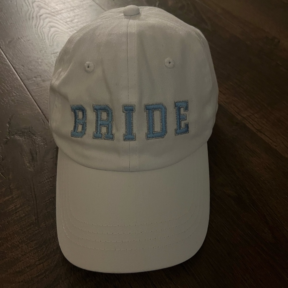 NWOT David’s Bridal “BRIDE” Hat